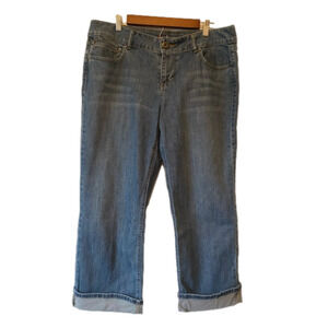 ELLE Women's 14 Everyday Distressed Rolled Cuff Cropped Jeans Travel Neutral